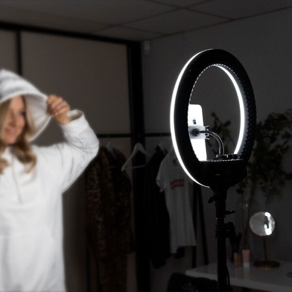 48QG297 Aro de Luz con tripode Glam 4